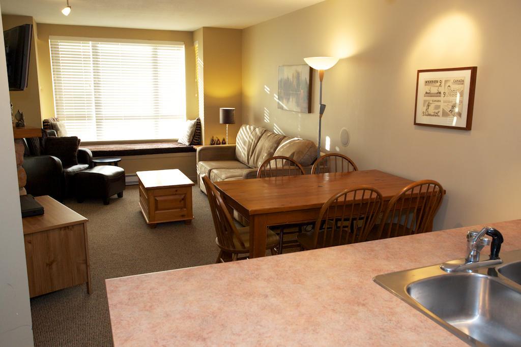 Town Plaza By Mountainview Accommodation Whistler Habitación foto